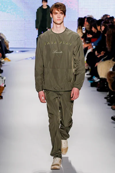 Look 11